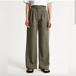 Sage green Abercrombie Sloan trouser.